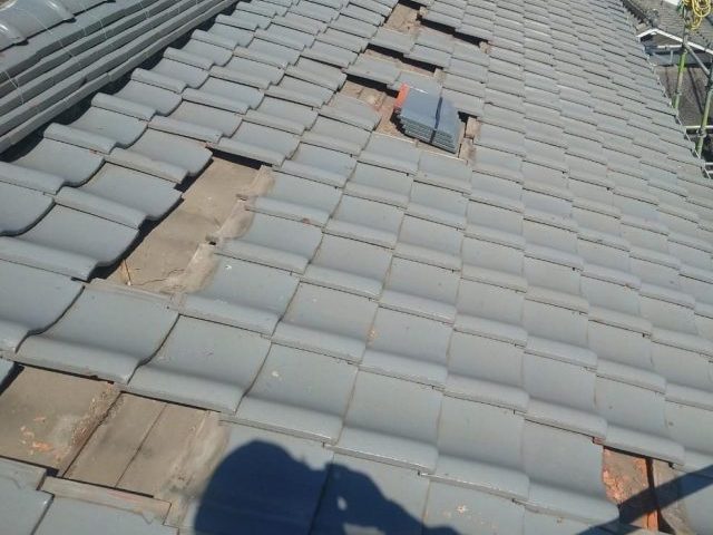 姫路市で瓦を差し替え